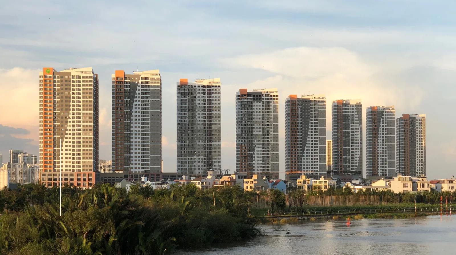 Cho thuê căn hộ The Sun Avenue – Bảng giá Mới tháng 10/2026