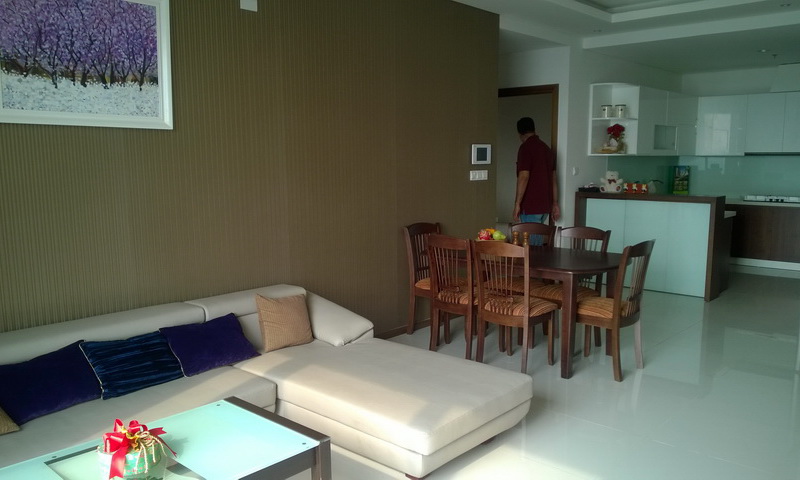 Cho thuê căn hộ Thảo Điền Pearl 3 phòng ngủ lầu 17 block B full nội thất view sông