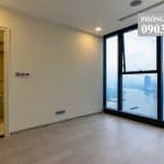Cho thuê Vinhomes Golden River tầng 34 Aqua 3 nhà trống 4 phòng ngủ view quận 1