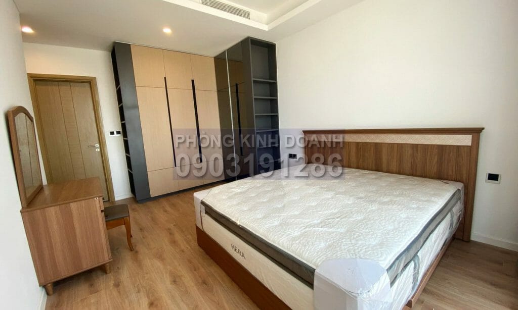 Căn Sala Sarina cho thuê 2 phòng ngủ view L81 lầu 8 toà C nội thất đầy đủ