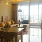 Cho thuê Thảo Điền Pearl 2 phòng ngủ lầu 11 block A nhà đẹp view hồ bơi
