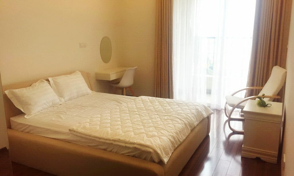 Cho thuê Thảo Điền Pearl 2 phòng ngủ lầu 11 block A nhà đẹp view hồ bơi