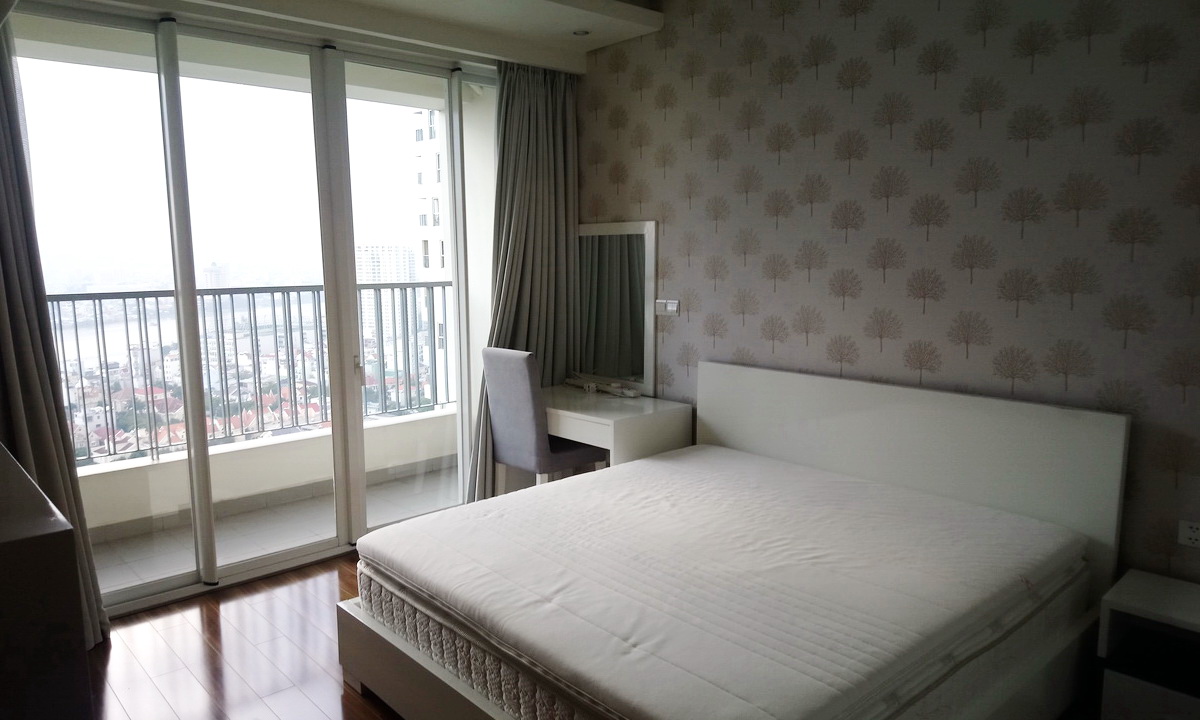 Cho thuê căn hộ Thảo Điền Pearl 3 phòng ngủ lầu 22 full nội thất view sông