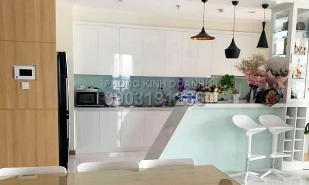 Căn hộ Vinhomes cho thuê lầu 16 tháp C1 nội thất xịn view sông 4 phòng ngủ