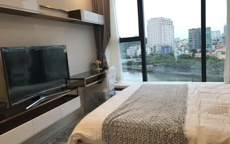 Vinhomes Golden River cho thuê tầng 4 toà Aqua 3 nội thất xịn 3 phòng ngủ