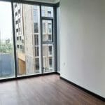 Cho thuê Empire City 3 phòng ngủ view hồ bơi tầng 6 Linden nội thất cơ bản