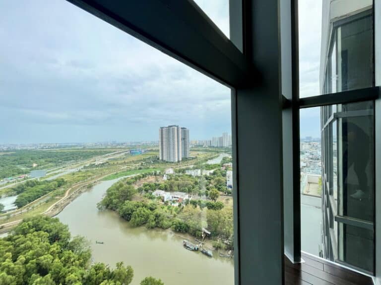 Bán căn hộ 3 phòng ngủ duplex Dlusso nội thất cơ bản, view đẹp