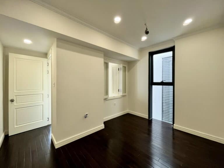 Bán căn hộ 3 phòng ngủ duplex Dlusso nội thất cơ bản, view đẹp