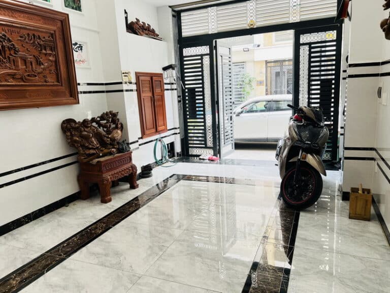 Bán nhà mặt tiền đường Phạm Văn Chiêu, Gò Vấp, nhà có thang máy