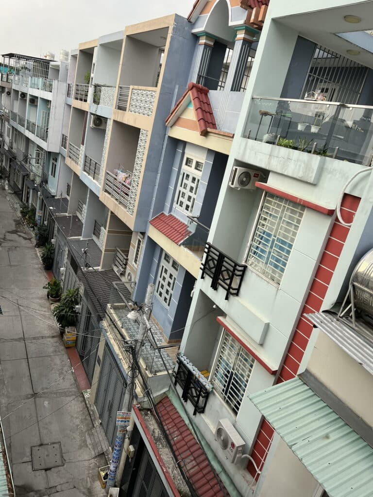 Bán nhà phố căn góc sát chợ Bình Thạnh, Bình Hưng Hòa, Bình Tân