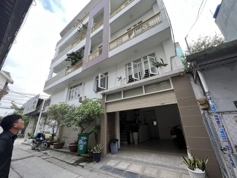 Bán nhà phố căn góc sát chợ Bình Thạnh, Bình Hưng Hòa, Bình Tân