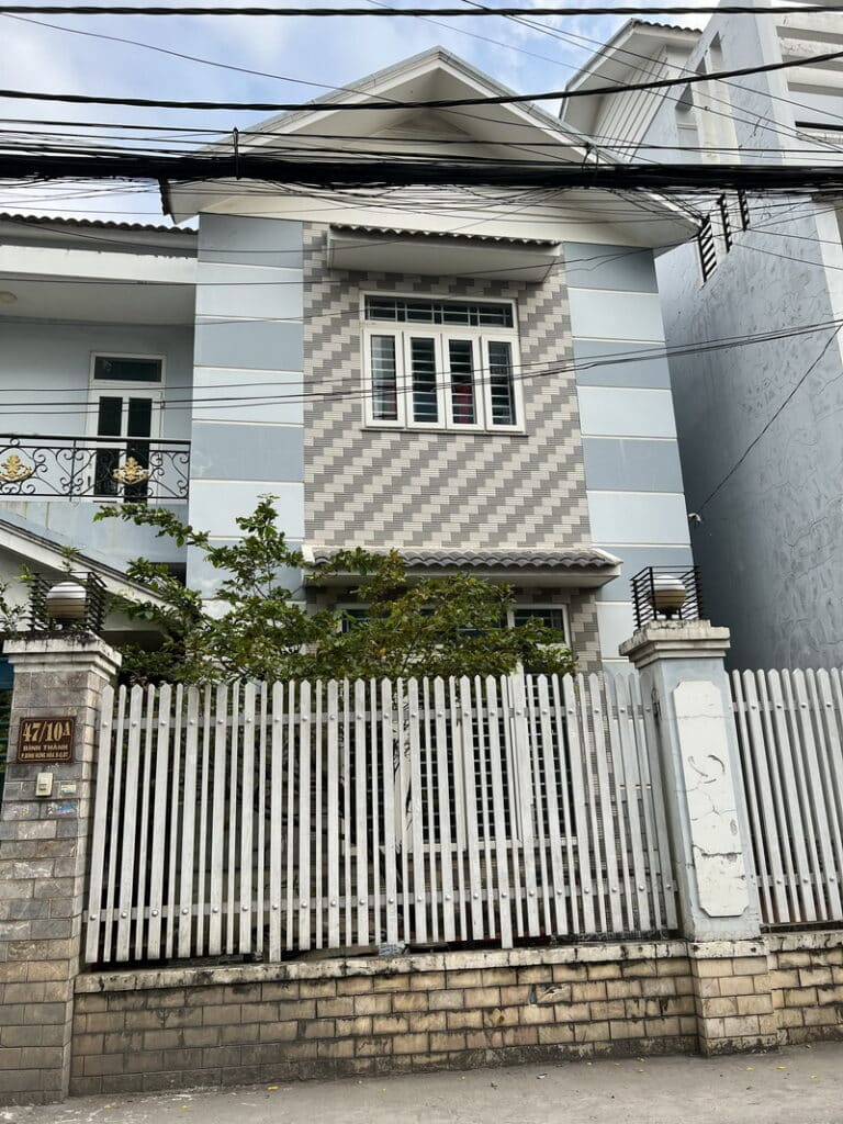 Bán nhà phố căn góc sát chợ Bình Thạnh, Bình Hưng Hòa, Bình Tân
