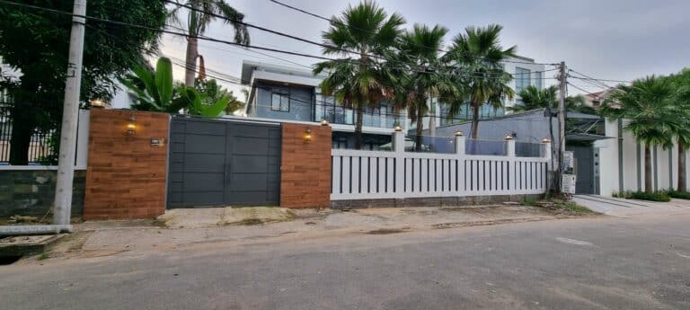 Cho thuê biệt thự Nguyễn Văn Hưởng, Quận 2 có hồ bơi riêng