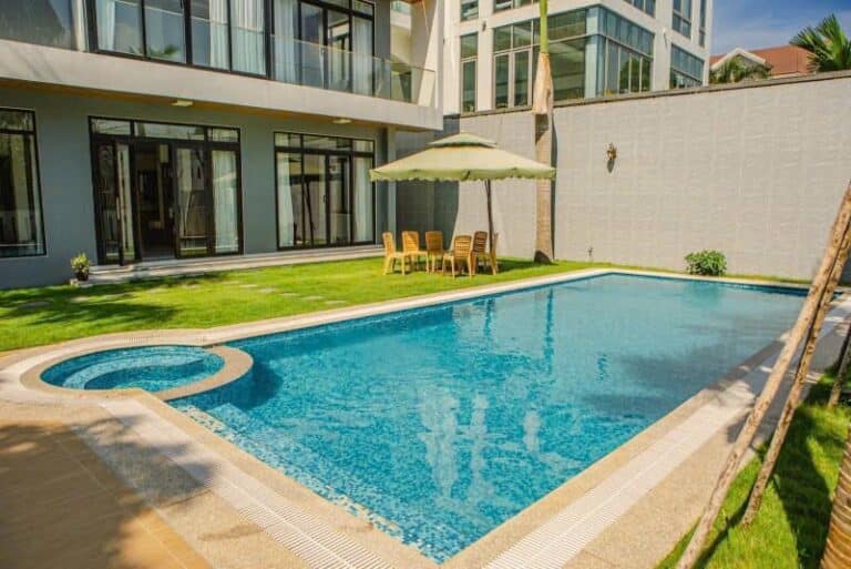 Cho thuê biệt thự Nguyễn Văn Hưởng, Quận 2 có hồ bơi riêng