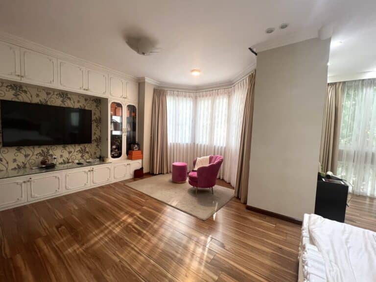 Cho thuê biệt thự Saigon Pearl 147 m2 4 phòng ngủ nội thất xịn quận Bình Thạnh