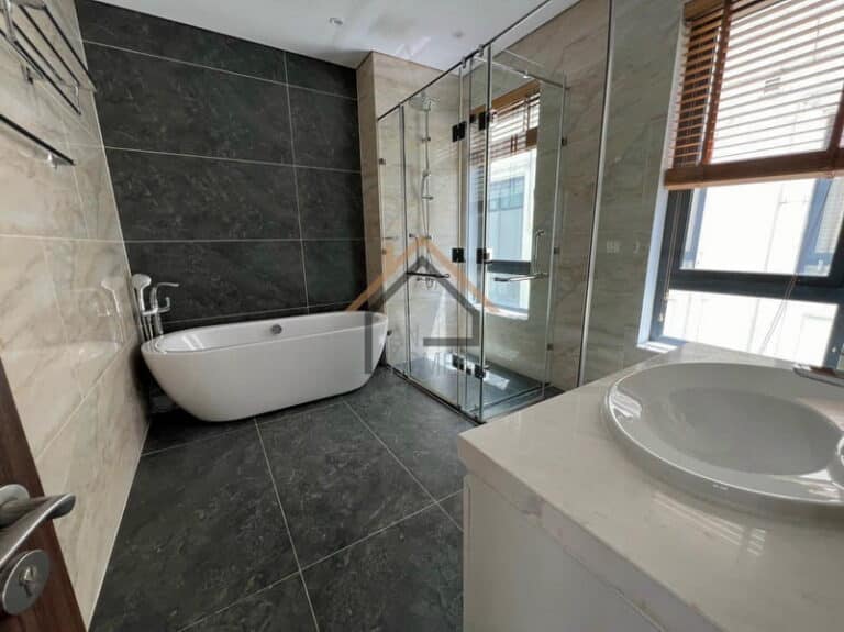 Cho thuê biệt thự Vinhomes Golden River diện tích 225m2 Nhà đẹp