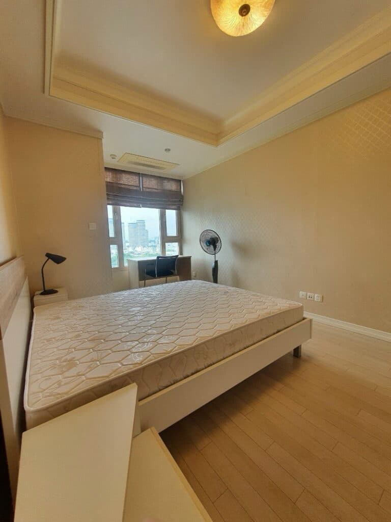 Cho thuê Căn hộ Cantavil Hoàn Cầu view hồ Văn Thánh 3 phòng ngủ nội thất đẹp