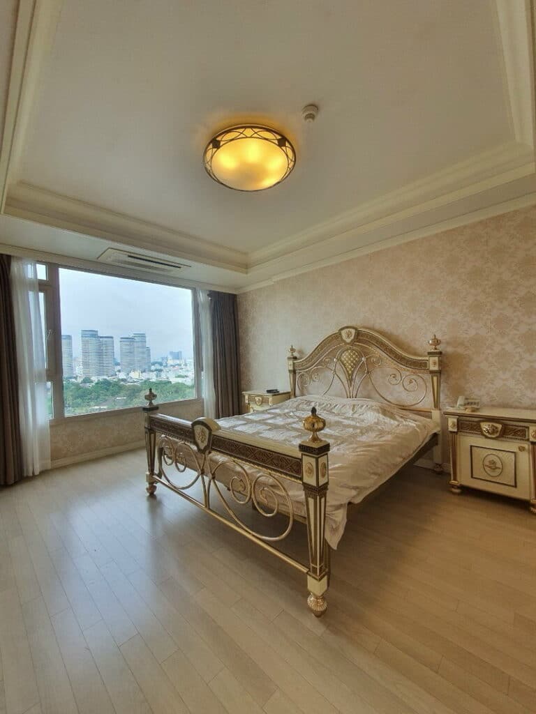 Cho thuê Căn hộ Cantavil Hoàn Cầu view hồ Văn Thánh 3 phòng ngủ nội thất đẹp