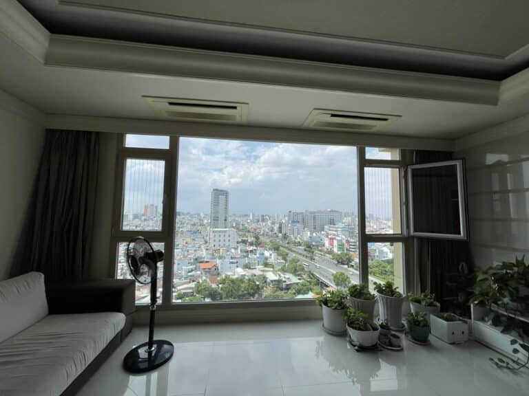 Cantavil Hoàn Cầu cho thuê view Điện Biên Phủ 3 phòng ngủ lầu 15 nhà đẹp