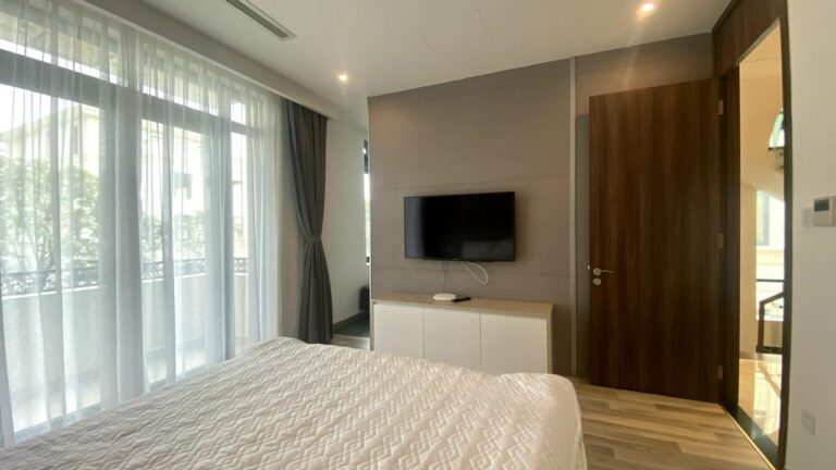 Cho thuê biệt thự cao cấp Vinhomes Ba Son Quận 1 đầy đủ nội thất