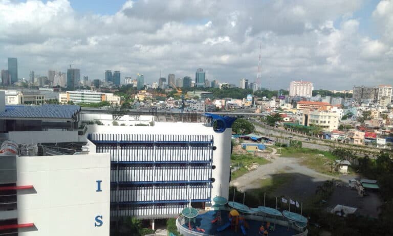 Cho thuê Saigon Pearl 4 phòng ngủ lầu 6 tháp Topaz 1 có nội thất view sông