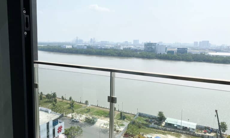 Căn hộ One Verandah cho thuê 3 phòng ngủ nhà trống lầu cao view sông