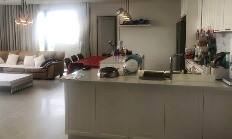 Cho thuê căn hộ Đảo Kim Cương 4 phòng ngủ lầu thấp đủ nội thất view sông