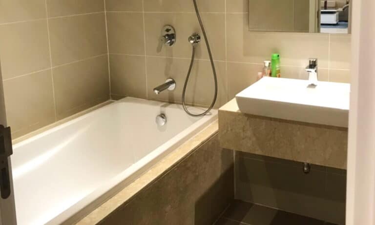 Căn hộ cho thuê Đảo Kim Cương 2 phòng nội thất đẹp lầu cao view sông L81