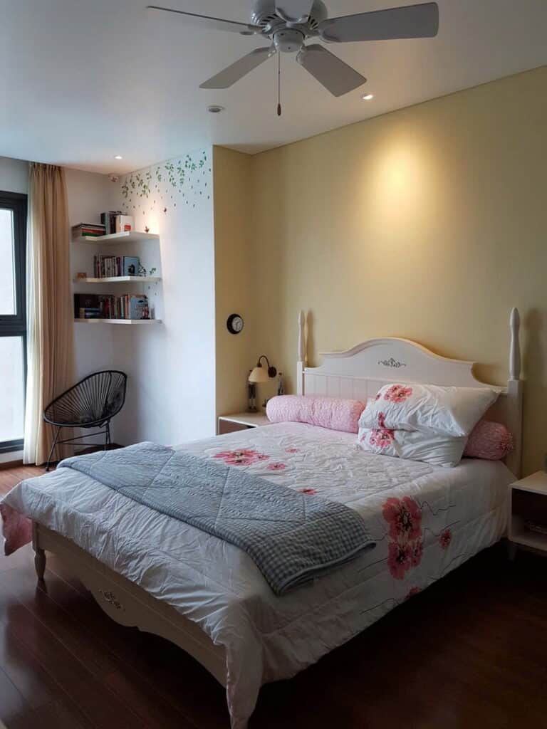 Cho thuê căn góc 2 phòng ngủ Pearl Plaza, Tầng 11, view đẹp thoáng