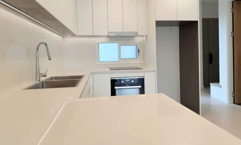 Cho thuê căn hộ Thủ Thiêm Zeit 2 phòng ngủ tầng cao nhà trống view sông