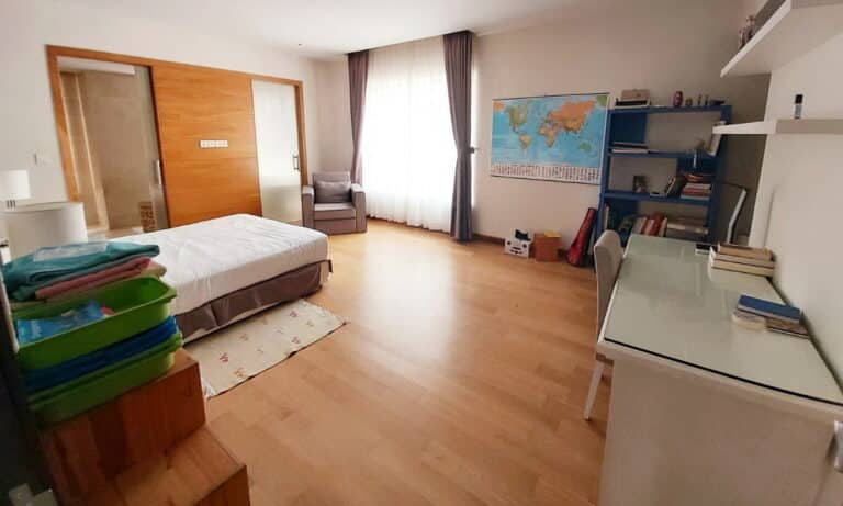 Cho thuê Đảo Kim Cương duplex 5 phòng ngủ tầng cao nhà đẹp view sông
