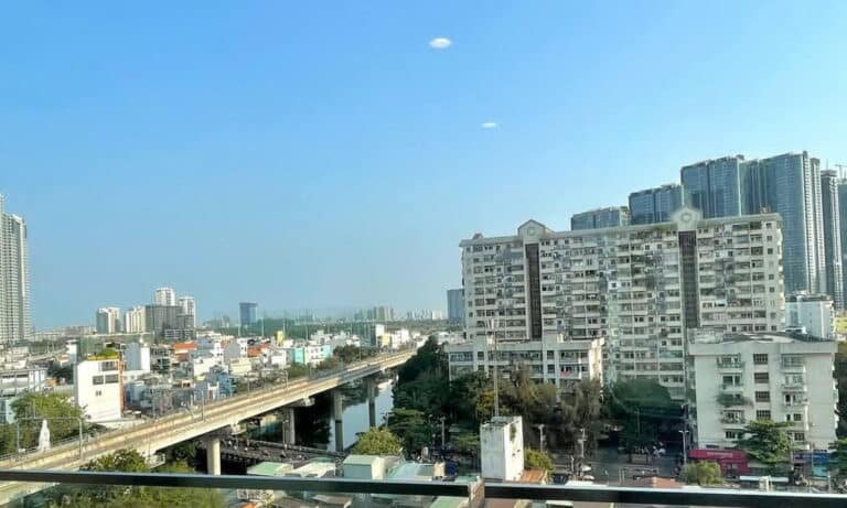 Cho thuê căn hộ City Garden tầng cao đủ nội thất view quận 1 1 phòng ngủ