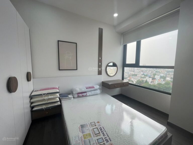 Cho thuê căn hộ 2 phòng ngủ view đẹp hướng mát tại Park View Residence