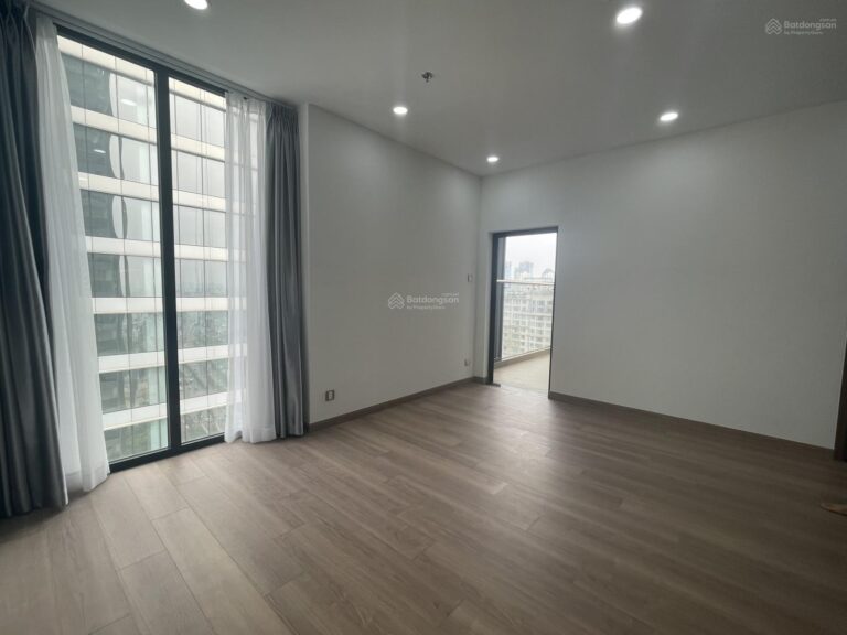 Cho thuê căn hộ 3 phòng ngủ nội thất cơ bản view L81 Park View Residence