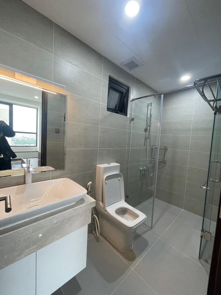 Cho thuê căn hộ 2 phòng ngủ Park View Residence đủ nội thất lầu cao giá tốt