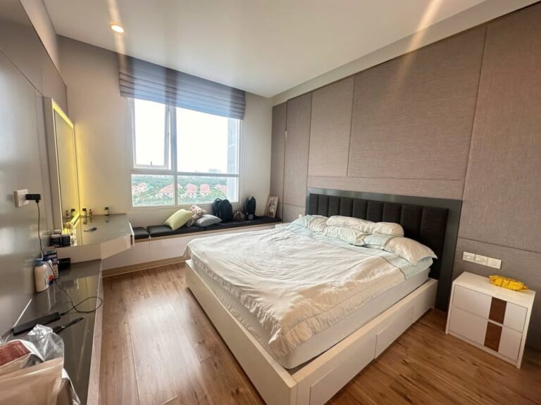 Cho thuê căn hộ Sala Sarimi 2 phòng ngủ nội thất đẹp lầu cao view Bitexco