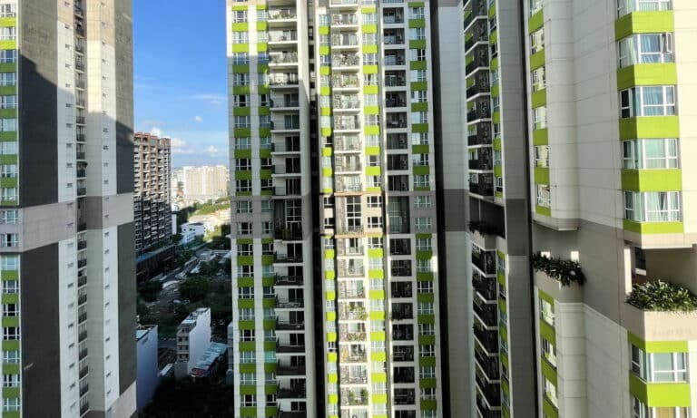 Cho thuê Vista Verde 2 phòng ngủ tầng cao đầy đủ nội thất view nội khu