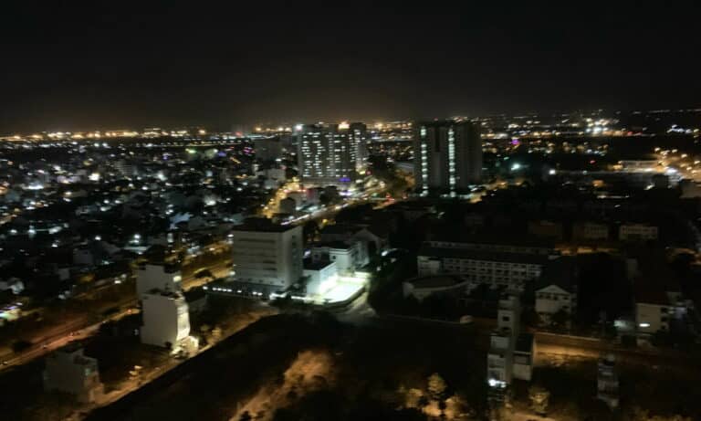 Cho thuê căn hộ Vista Verde 2 phòng ngủ lầu cao nhà đẹp view sông mát