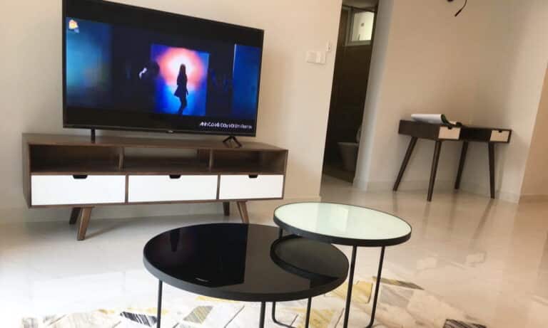 Cho thuê Vista Verde 2 phòng ngủ tầng cao nhà đẹp view hồ bơi nội khu