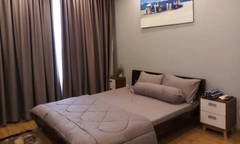 Cho thuê Vista Verde 2 phòng ngủ tầng cao nhà đẹp view hồ bơi nội khu
