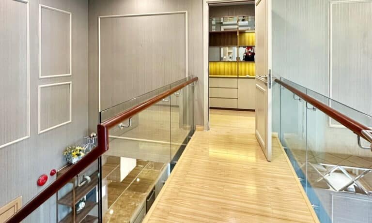 Cho thue can ho duplex Vista Verde 3 phòng ngủ lầu cao nhà đẹp view mát
