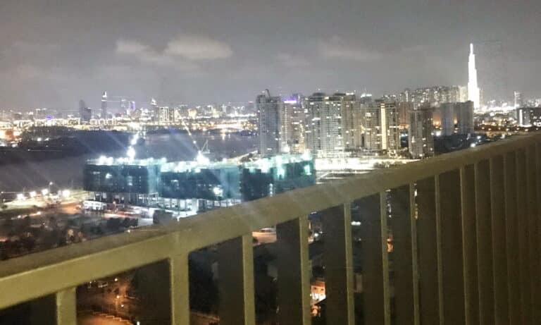 Can ho Vista Verde cho thue 4 phòng ngủ tầng cao đủ nội thất view sông