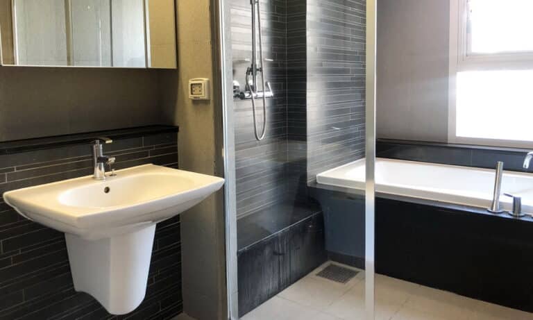 Cho thuê căn hộ Xi Riverview 3 phòng ngủ tháp T2 nội thất cơ bản view sông