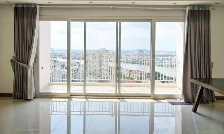 Cho thuê căn Xi Riverview 3 phòng ngủ lầu cao toà T3 nhà trống view sông