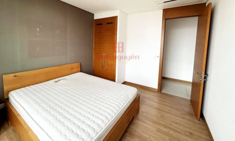 Cho thuê căn hộ Xi Riverview 3 phòng ngủ lầu cao T1 đủ nội thất view sông