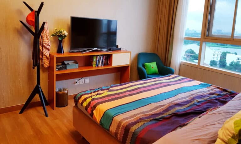 Cho thuê căn hộ Xi Riverview 3 phòng tầng cao toà T3 có nội thất view sông