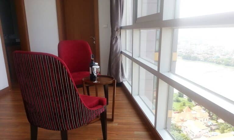 Cho thuê căn hộ Xi Riverview 3 phòng ngủ tầng cao T1 nội thất đủ view sông