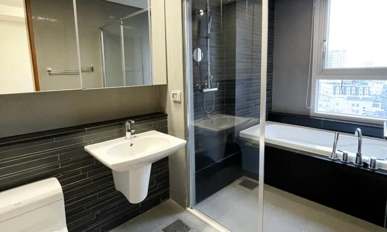 Cho thuê căn hộ Xi Riverview 3 phòng ngủ trống tầng cao tháp T2 view sông
