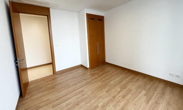 Cho thuê căn hộ Xi Riverview 3 phòng ngủ trống tầng cao tháp T2 view sông