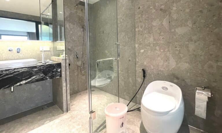 Cho thuê căn hộ Pearl Plaza 3 phòng ngủ view L81 sông lầu cao nhà đẹp